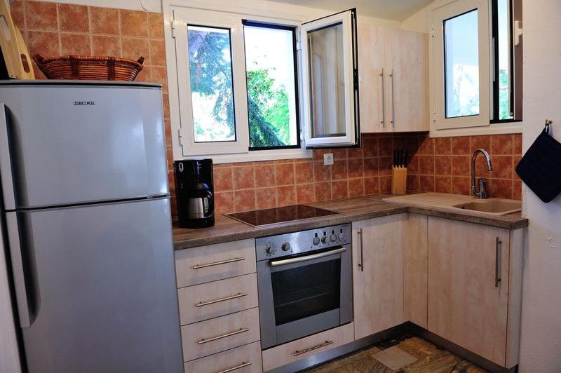 Villa Ftelia Skiathos Exterior photo